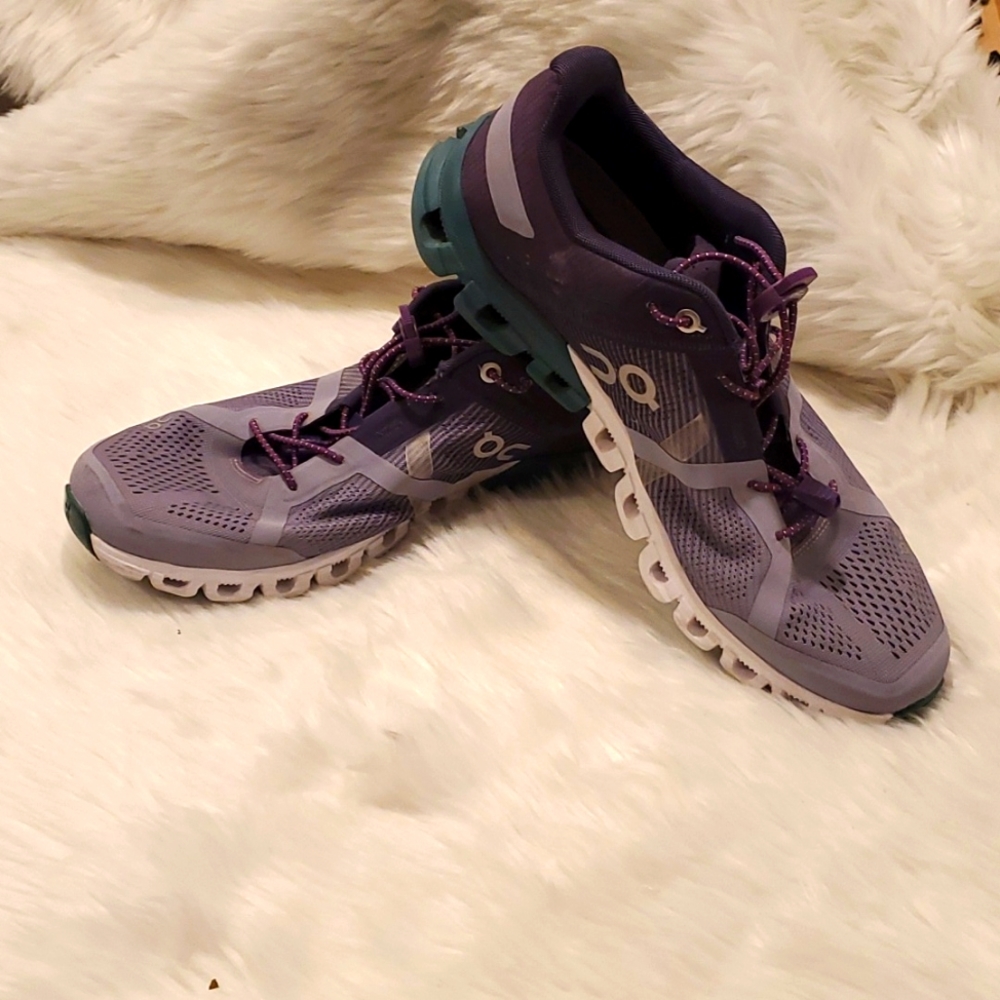 On Cloudflow Violet Tide Running Shoes 10.5 Purple Women